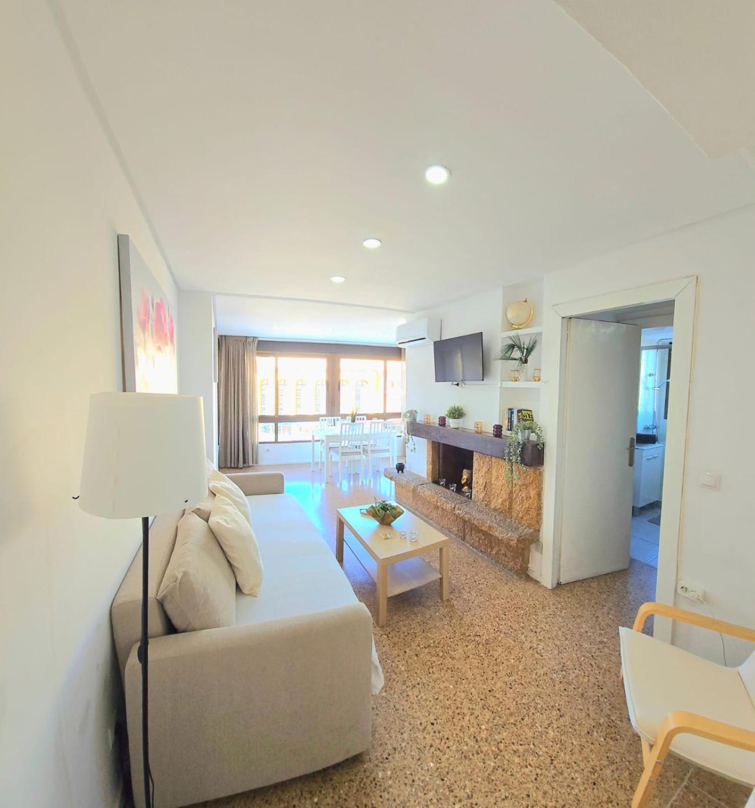 Nogalera Rainbow 2-Bedroom Apartment, Pool And Parking By Namaste Elite 托雷莫利诺斯 外观 照片