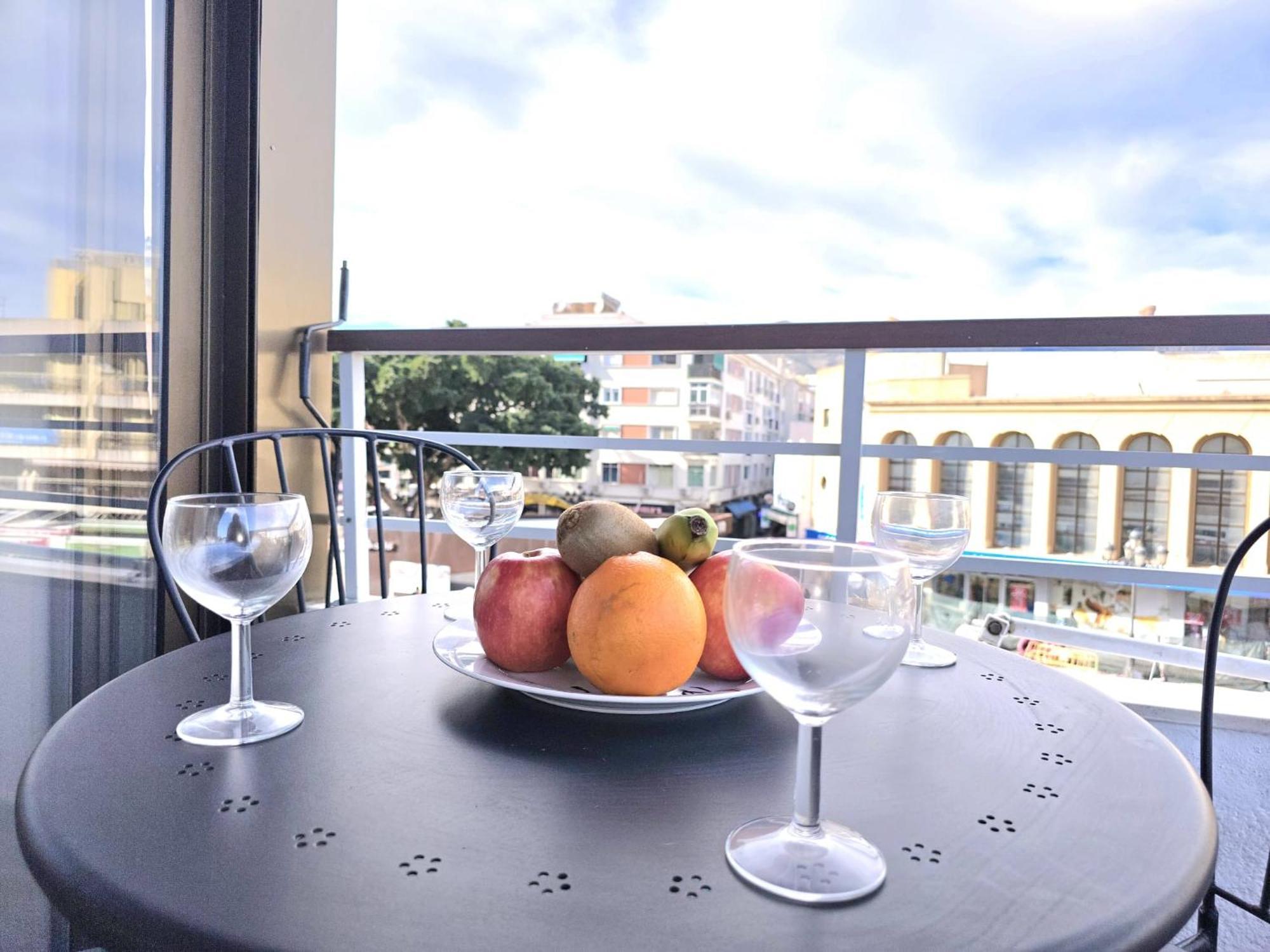 Nogalera Rainbow 2-Bedroom Apartment, Pool And Parking By Namaste Elite 托雷莫利诺斯 外观 照片