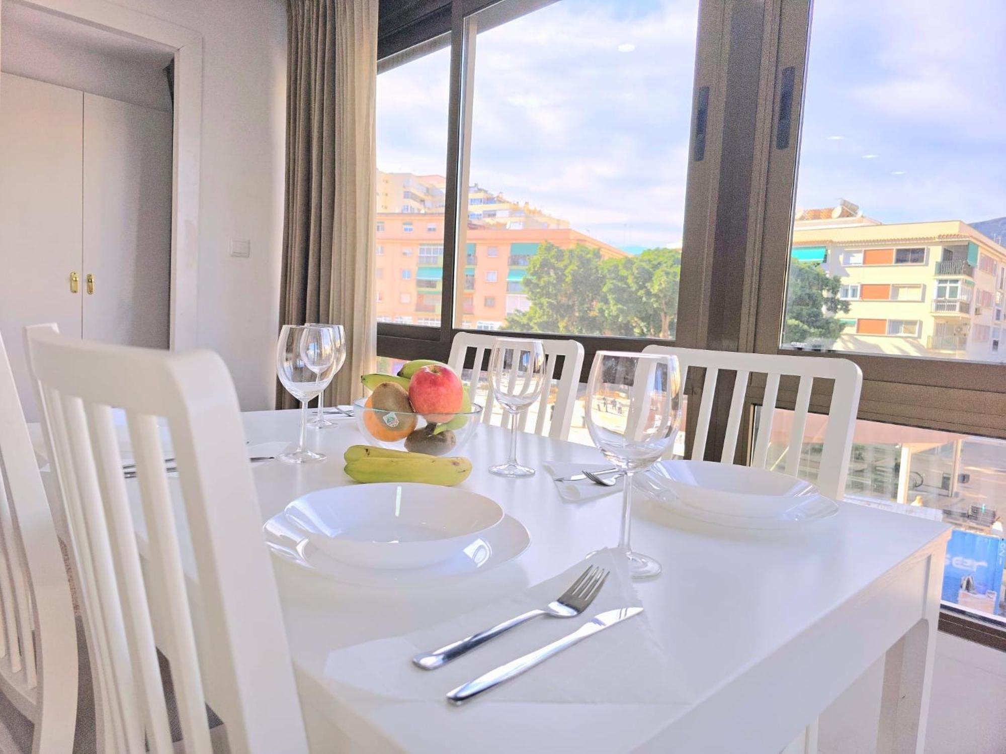 Nogalera Rainbow 2-Bedroom Apartment, Pool And Parking By Namaste Elite 托雷莫利诺斯 外观 照片
